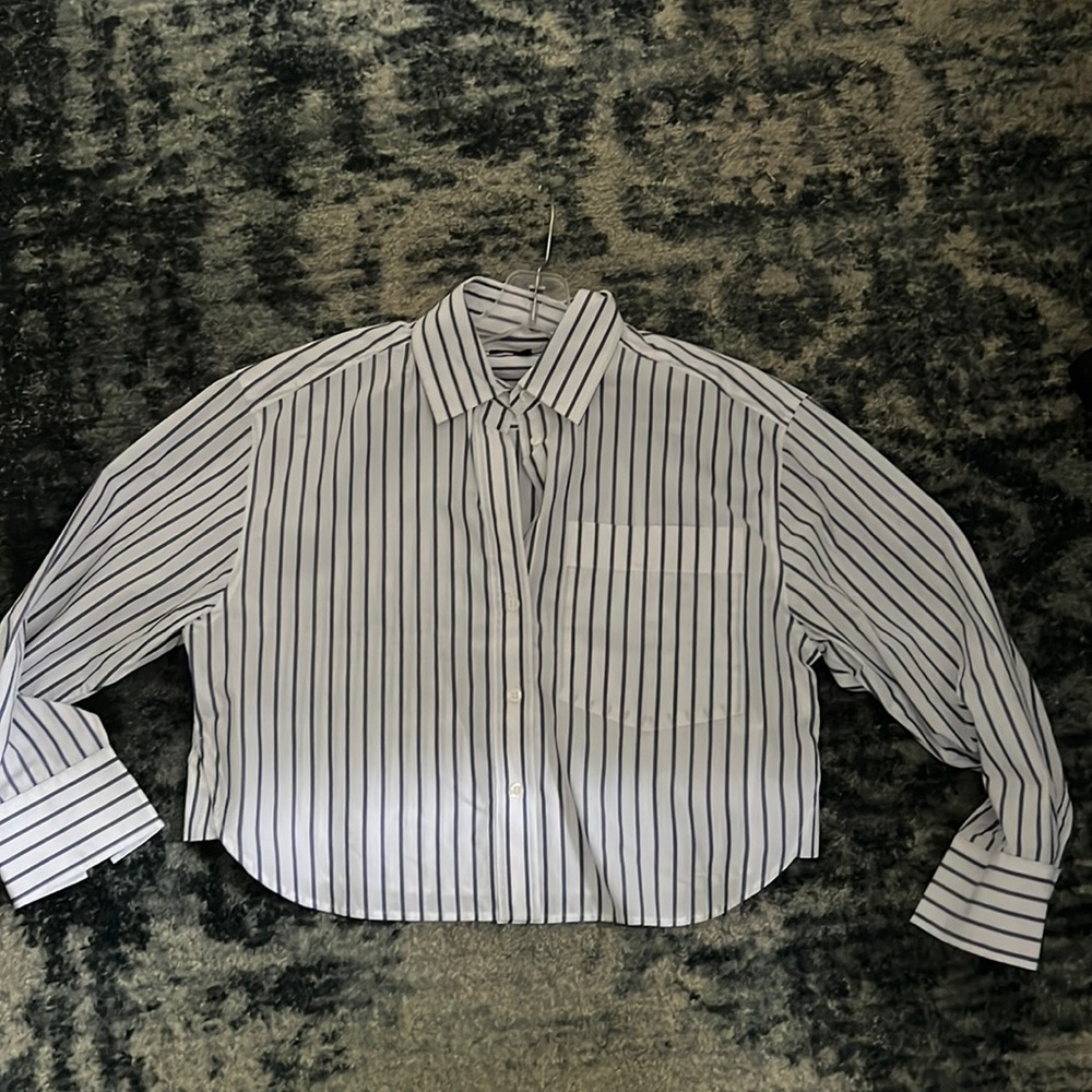 Banana Republic striped crop top button front women’s top.  Size S